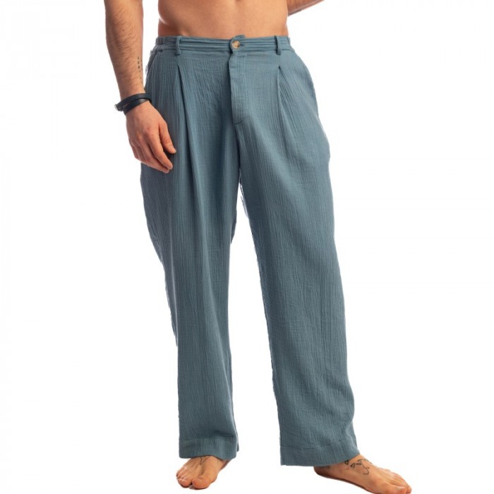 Pantalon de la marque L HOMME INVISIBLE - Palm Spring - Flowy Lounge Trousers - Whisper Blue - Ref : RW20 PAL B15 Pantalon de la marque L HOMME INVISIBLE - Palm Spring - Flowy Lounge Trousers - Whisper Blue - Ref : RW20 PAL B15