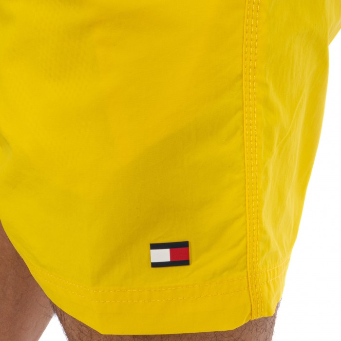  Badehosen mit Kontrastklemmschnur - Bold Yellow - TOMMY HILFIGER UM0UM01080-ZGT 