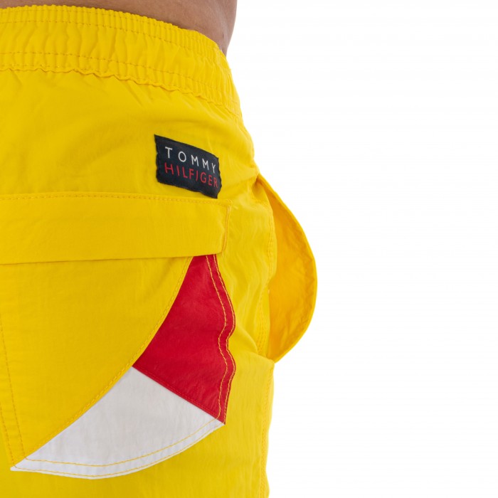  Badehosen mit Kontrastklemmschnur - Bold Yellow - TOMMY HILFIGER UM0UM01080-ZGT 