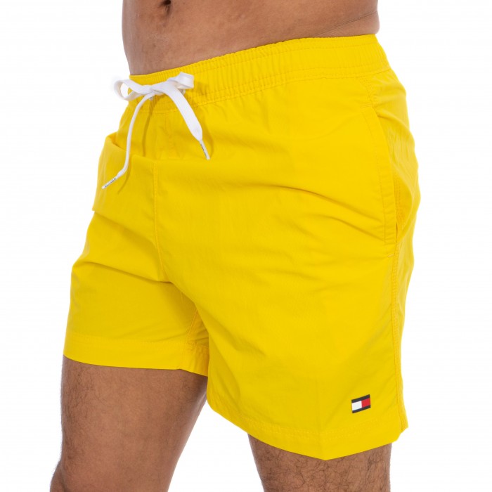  Badehosen mit Kontrastklemmschnur - Bold Yellow - TOMMY HILFIGER UM0UM01080-ZGT 