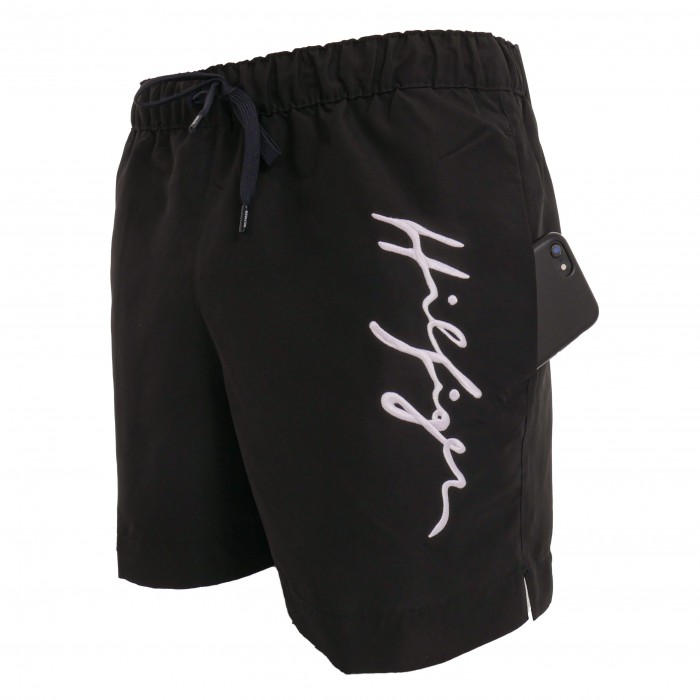  Short de bain mi-long à logo signature - noir - TOMMY HILFIGER UM0UM02060-BDS 