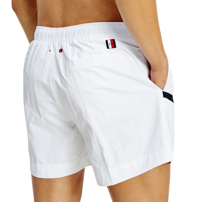  Pantaloncini da bagno semilunghi color block - bianco - TOMMY HILFIGER UM0UM02055-YBR 