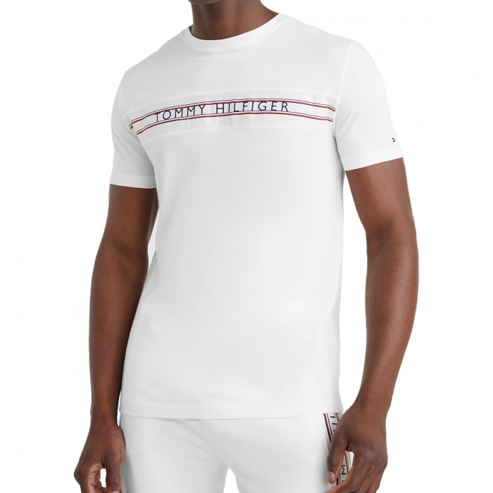  Tommy Signature Tape Logo T-Shirt - white - TOMMY HILFIGER UM0UM02422-YBR 